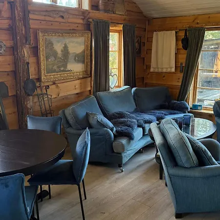 度假居 4 Star In *